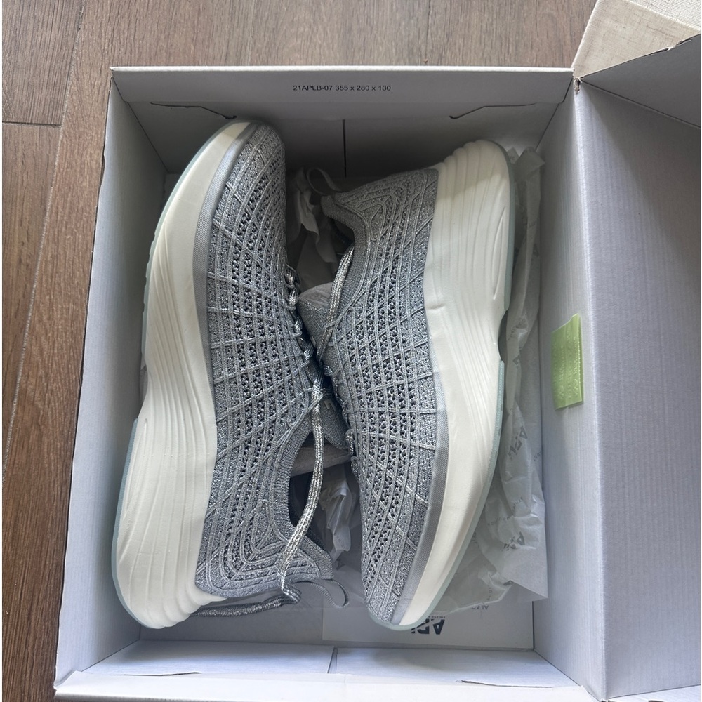Sneakers athletic propulsion labs grey. Never worn brand new
